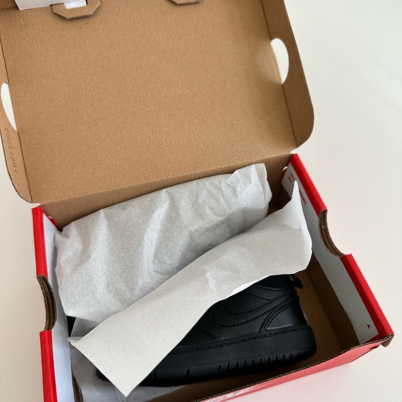 Comfy Nike sneakers 7 new ( final sale ! No returns ) - Picture 6 of 6